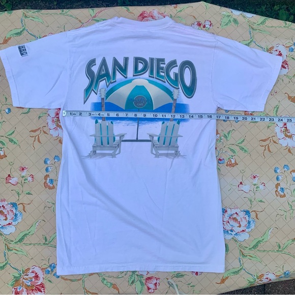 🎸Hard Rock Cafe San Diego CA 🏝️ Guitars in Paradise 🏝️ Vintage Graphic Tee 🎸 - Picture 8 of 12